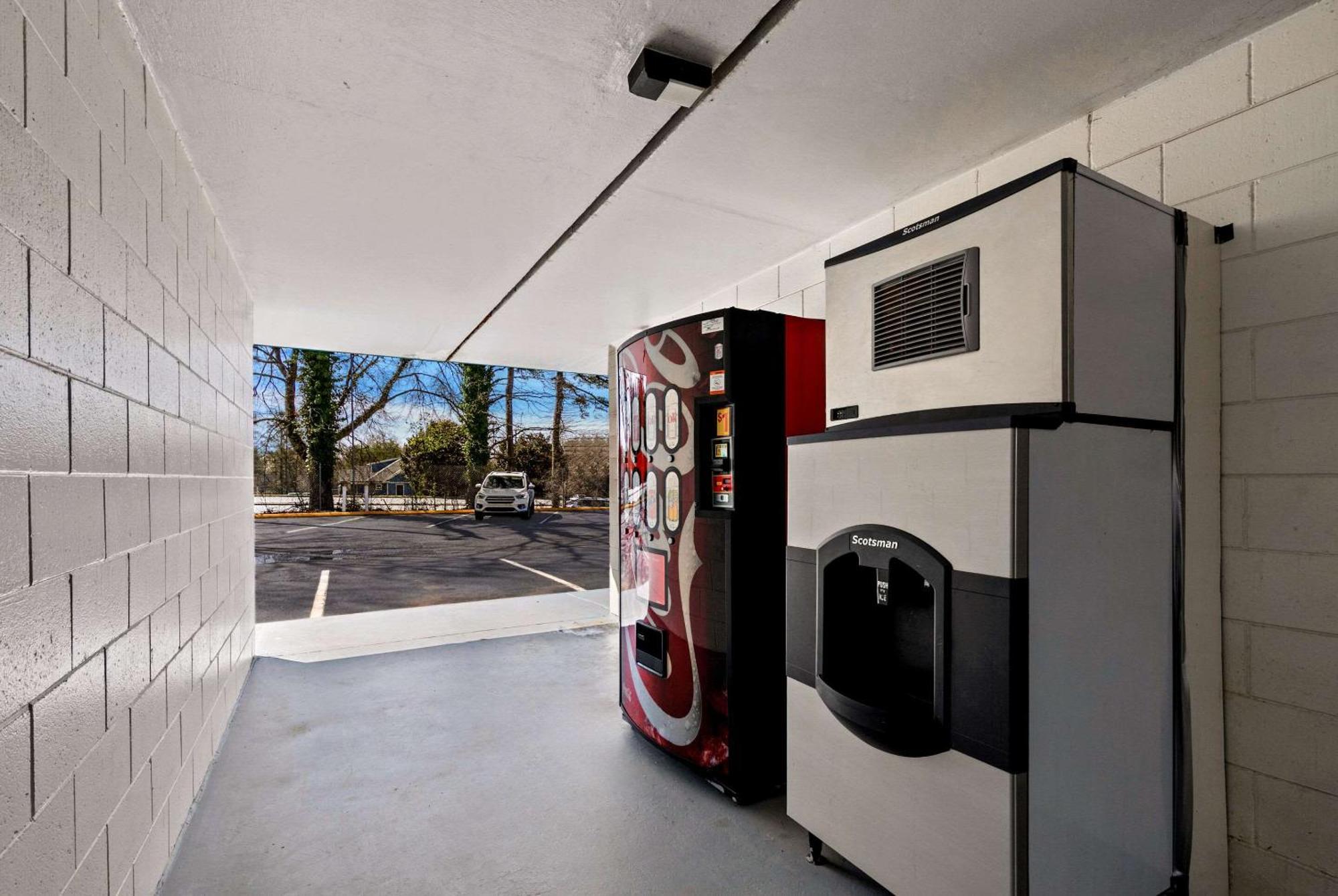 Econo Lodge كليمسون المظهر الخارجي الصورة